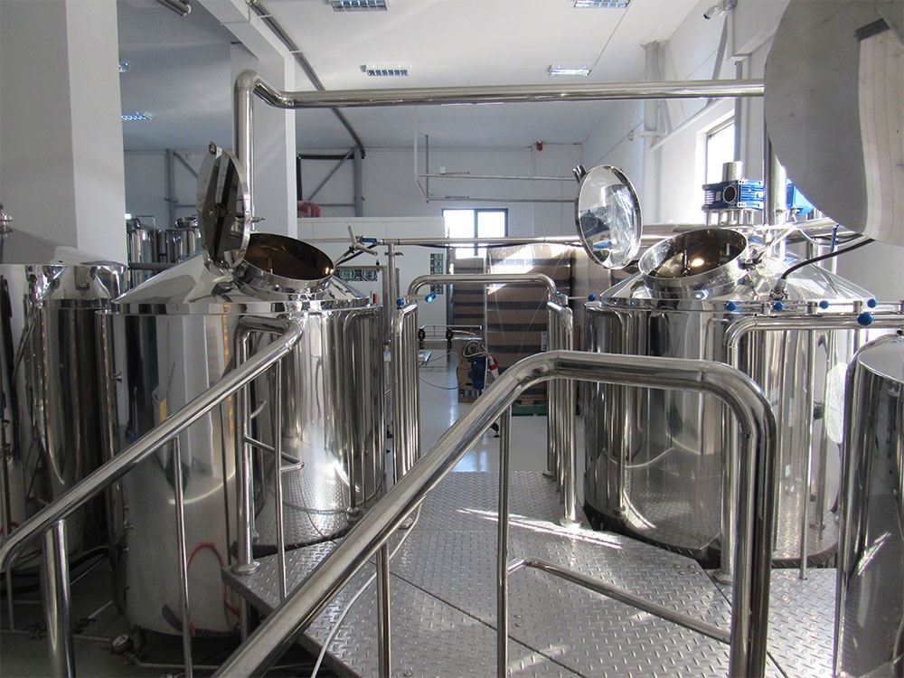 Convenient work area for the brewhouse