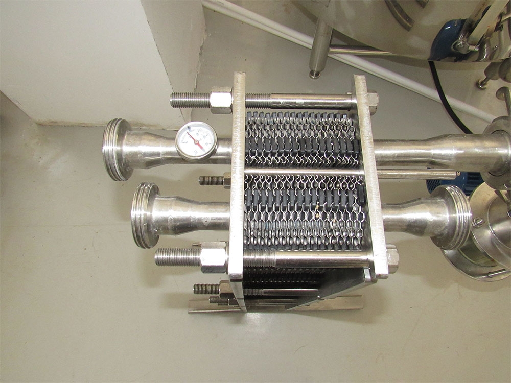 Plates made in Germany. A reliable mechanical thermometer at the wort outlet.