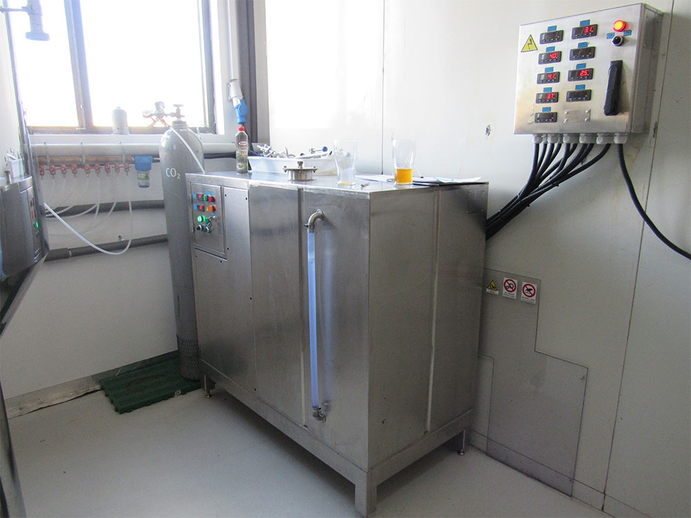 Chiller for fermenters. Inside 200 l of water-glycol solution.